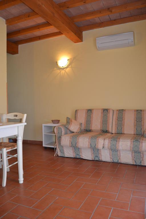 Agriturismo Beveraggio Appartamenti Marina di Grosseto Værelse billede